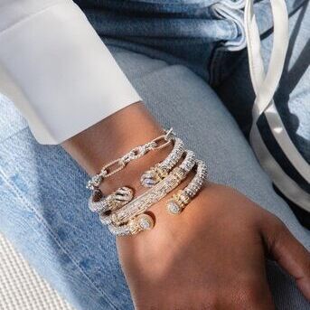 This chain bracelet is one of our favorites 