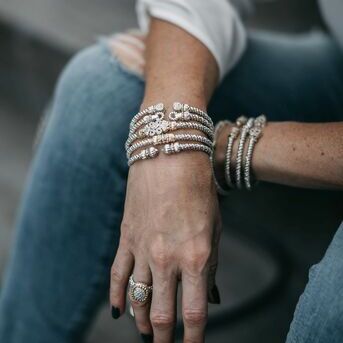 VAHAN Jewelrys impeccable collection knows no bounds, as these extraordinary combinations of bracel